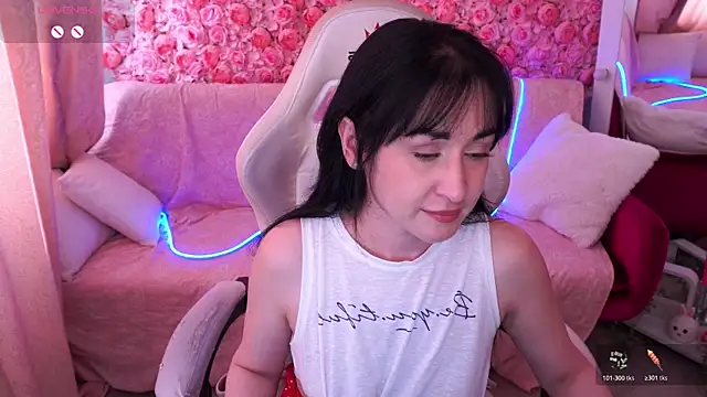 CarolinaaFoxyyy online show from April 3, 2026, 12:44 pm