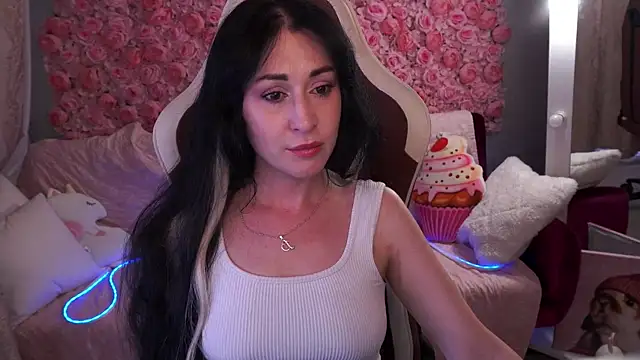 Snapshot of CarolinaaFoxyyy chatting on May 22, 2026, 6:39 pm CarolinaaFoxyyy online show from May 22, 2026, 6:39 pm