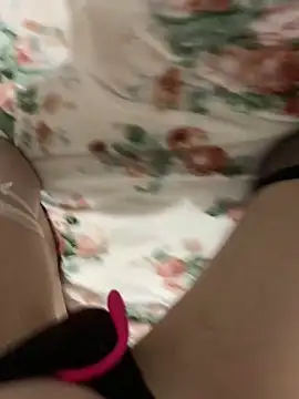 hoho-is online show from December 2, 2025, 8:43 pm