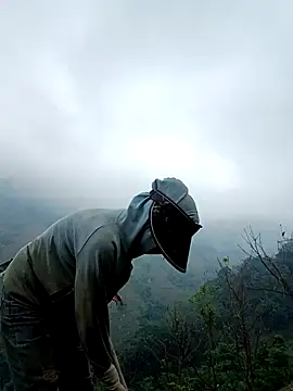 blonde blg online show from April 24, 2026, 2:46 am