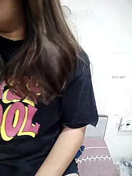 minni64207 online show from April 15, 2026, 6:23 pm