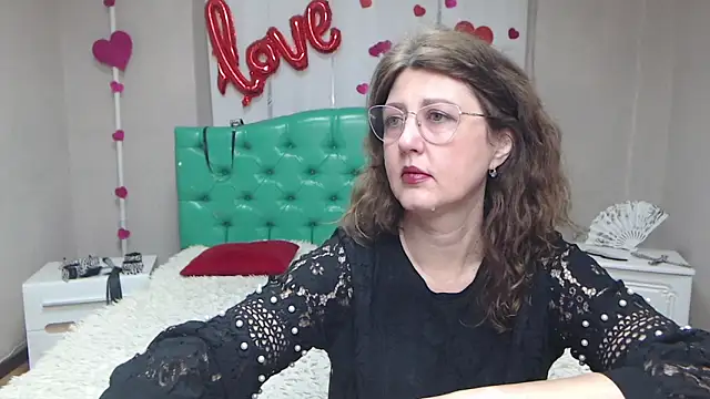 RoseHille online show from April 18, 2026, 5:21 am