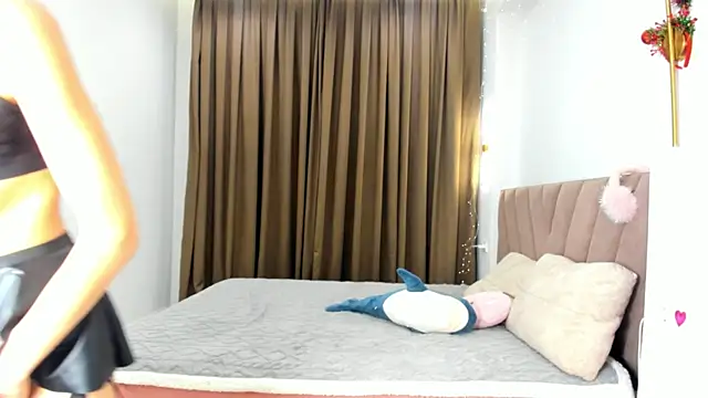 rose hitakayama online show from February 10, 2026, 10:42 pm