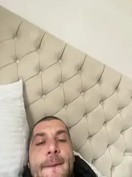 Snapshot of Kinkycouple142 chatting on March 6, 2026, 2:34 pm Kinkycouple142 online show from March 6, 2026, 2:34 pm