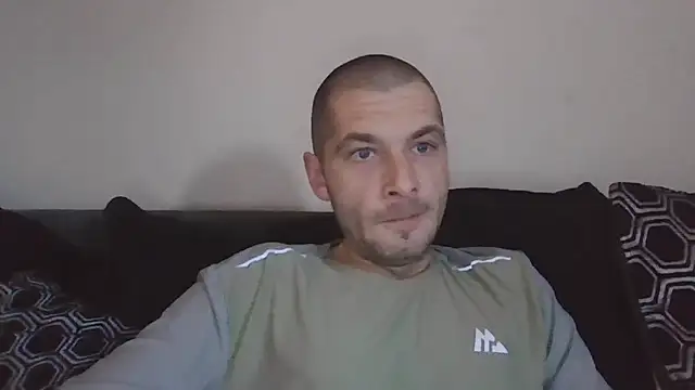 Kinkycouple142 online show from May 19, 2026, 5:31 pm