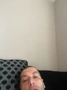 Kinkycouple142 online show from May 6, 2026, 6:34 pm