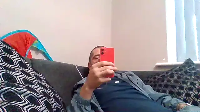 Snapshot of Kinkycouple142 chatting on April 7, 2026, 5:37 pm Kinkycouple142 online show from April 7, 2026, 5:37 pm