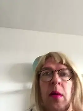 simone xdressing online show from January 12, 2025, 10:12 am