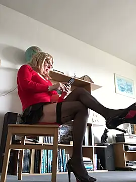 simone xdressing online show from March 16, 2025, 10:11 am