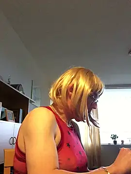 simone xdressing online show from December 18, 2024, 2:06 pm