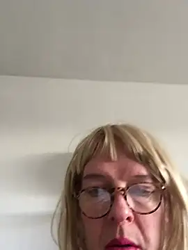 simone xdressing online show from January 26, 2025, 10:12 am