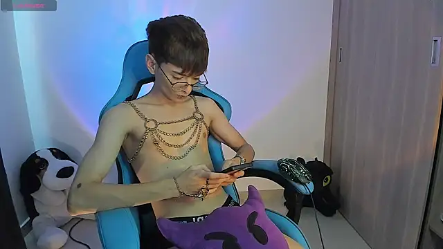 Snapshot of RYO_BLEU_ chatting on December 15, 2025, 3:18 pm RYO BLEU online show from December 15, 2025, 3:18 pm