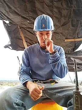 Snapshot of Roquinte chatting on December 17, 2025, 5:18 pm Roquinte online show from December 17, 2025, 5:18 pm