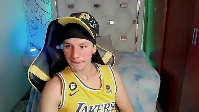 Snapshot of Lucifer_go chatting on November 12, 2025, 9:18 pm Lucifer go online show from November 12, 2025, 9:18 pm