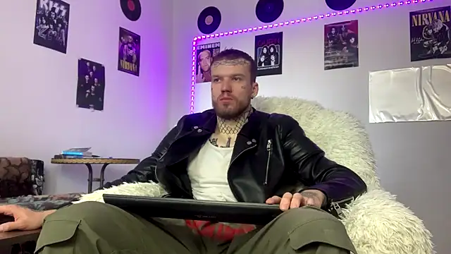 Huntall77 online show from March 5, 2026, 5:26 am