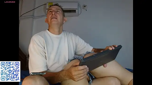 Naty wet 18 online show from November 15, 2025, 9:41 pm