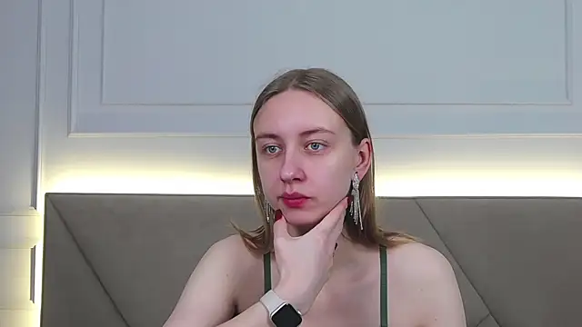 RachaelCute online show from November 25, 2025, 4:24 am