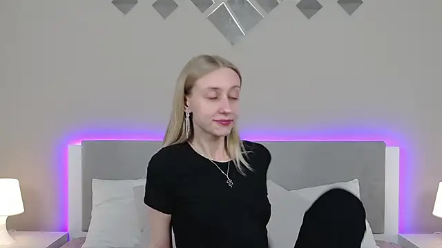 RachaelCute online show from April 5, 2026, 11:06 am