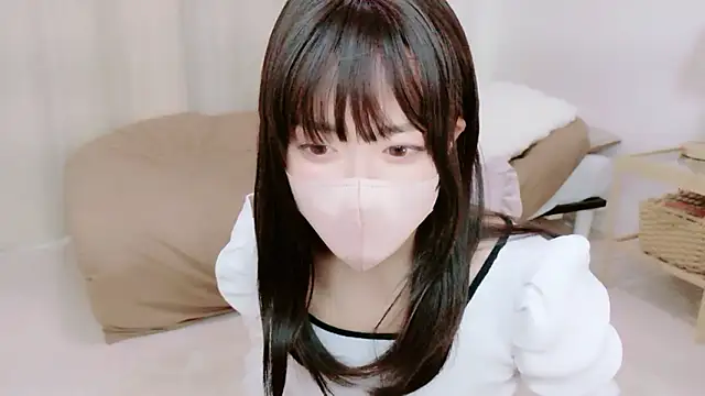 Snapshot of KAZUNAxo chatting on November 17, 2025, 1:53 am KAZUNAxo online show from November 17, 2025, 1:53 am