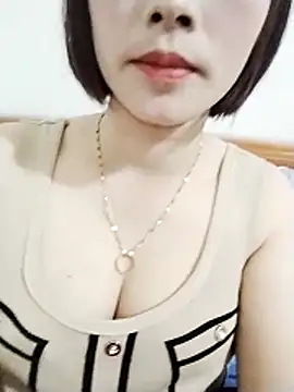 Snapshot of Swan-white123 chatting on December 14, 2025, 2:00 pm Swan-white123 online show from December 14, 2025, 2:00 pm