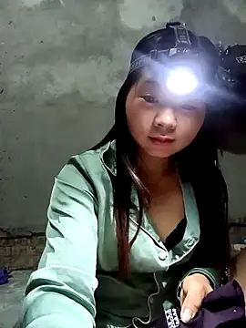 vangkt-cute online show from April 18, 2026, 7:40 pm