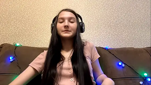 AurorAurora online show from December 19, 2025, 8:38 am