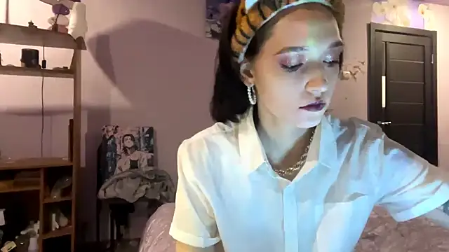 Snapshot of JamieRosten chatting on November 25, 2025, 12:27 pm JamieRosten online show from November 25, 2025, 12:27 pm
