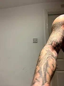 Snapshot of magicmichaell chatting on November 12, 2025, 11:14 am magicmichaell online show from November 12, 2025, 11:14 am