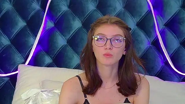 SophiaProve online show from November 21, 2025, 3:22 pm