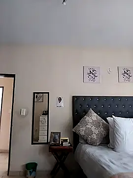 bubbles635 online show from April 14, 2026, 12:21 pm