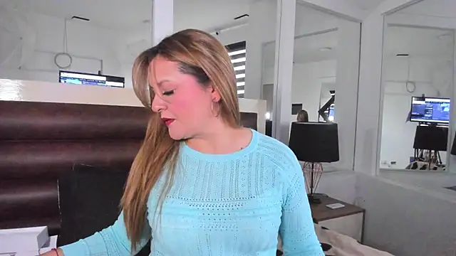 LaurenSpitz online show from January 17, 2026, 12:09 pm