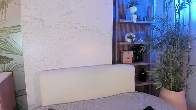 ReiAyanamy online show from April 12, 2026, 8:01 pm