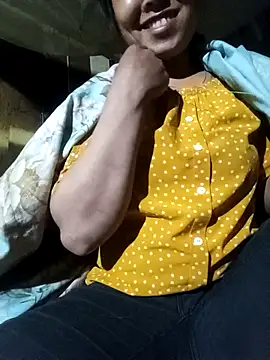 Snapshot of mi_ka_mi chatting on November 28, 2025, 1:11 pm mi ka mi online show from November 28, 2025, 1:11 pm