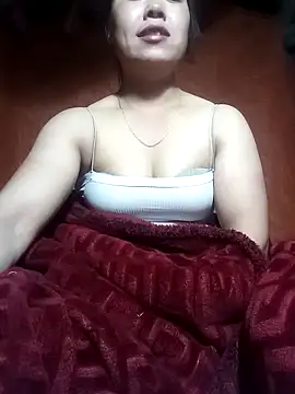 Snapshot of mi_ka_mi chatting on March 3, 2026, 1:40 pm mi ka mi online show from March 3, 2026, 1:40 pm