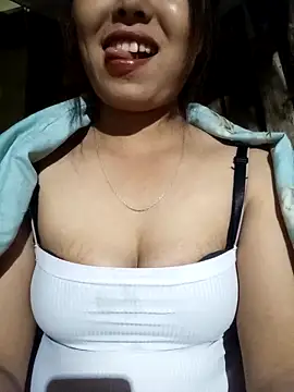 Snapshot of mi_ka_mi chatting on November 27, 2025, 1:44 pm mi ka mi online show from November 27, 2025, 1:44 pm