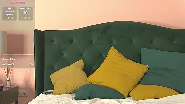 Snapshot of PlayfulArya chatting on November 14, 2025, 6:44 pm PlayfulArya online show from November 14, 2025, 6:44 pm