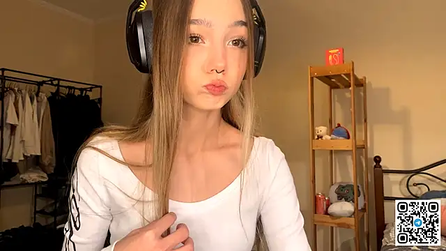 HoaPatton online show from November 30, 2025, 11:11 am