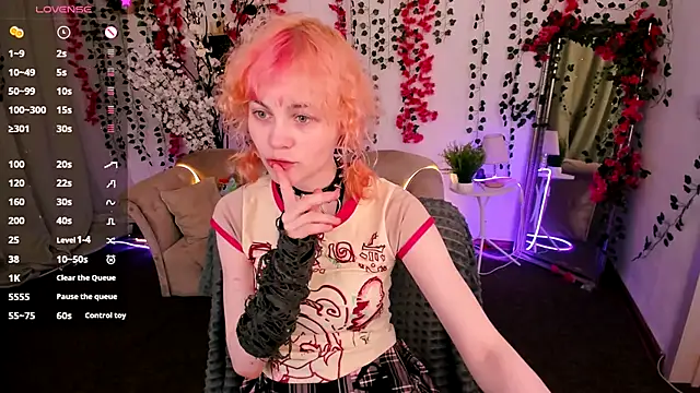 Awawrin online show from November 23, 2025, 8:52 pm