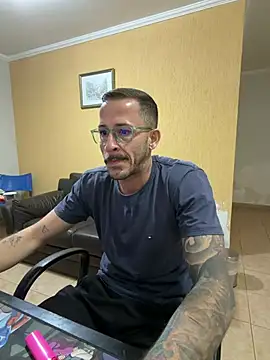 Lucasjandre online show from August 3, 2026, 9:31 pm
