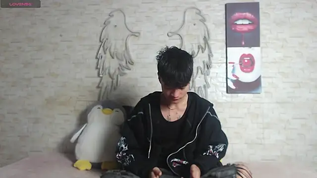 axel milo kairo and noa online show from January 6, 2026, 3:16 pm