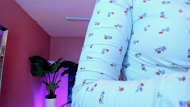 Velvet Dreamss online show from April 8, 2026, 11:55 am