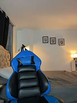 estebanperez 26 online show from February 2, 2026, 11:59 pm