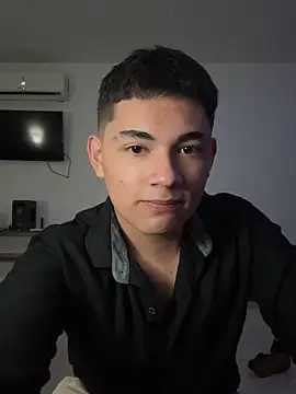 Snapshot of Santiagooo1233 chatting on March 1, 2026, 4:12 am Santiagooo1233 online show from March 1, 2026, 4:12 am