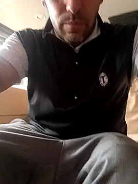 kam580 online show from November 19, 2025, 8:42 pm