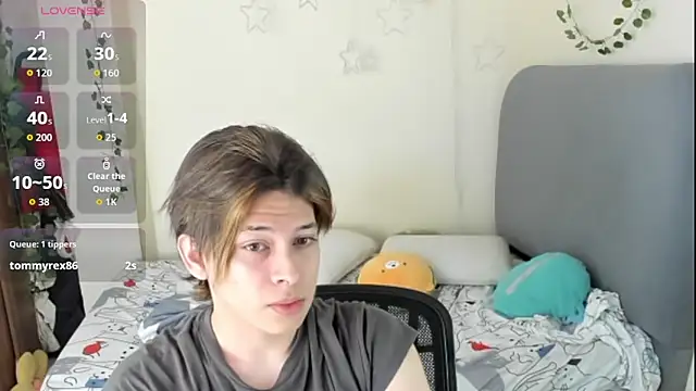 Felix kitty online show from November 23, 2025, 7:24 pm