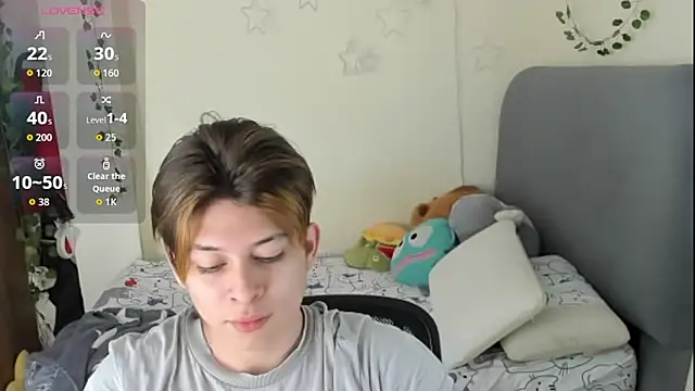 Felix kitty online show from November 22, 2025, 7:02 pm