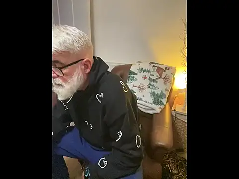 LeatherSdaddy online show from January 5, 2026, 5:38 pm