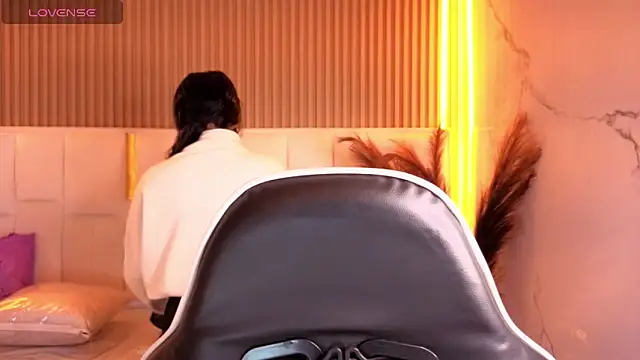 Juliana Tx online show from March 5, 2026, 3:36 am