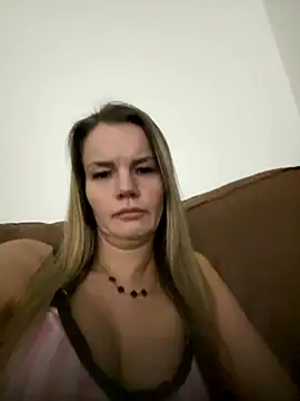 Cutebrowneyes  online show from December 4, 2025, 12:31 am