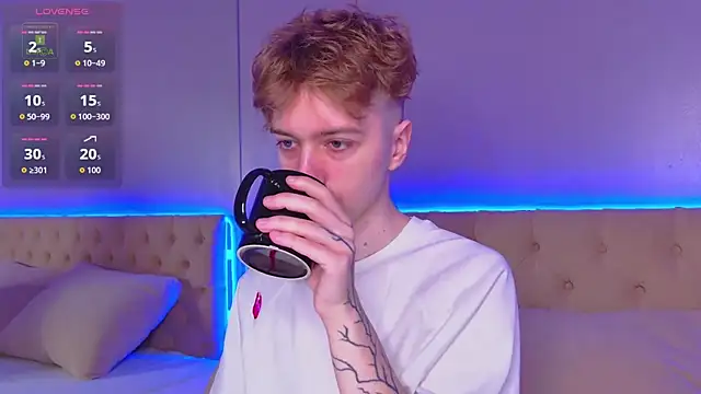 Paul Holt online show from December 4, 2025, 9:03 pm